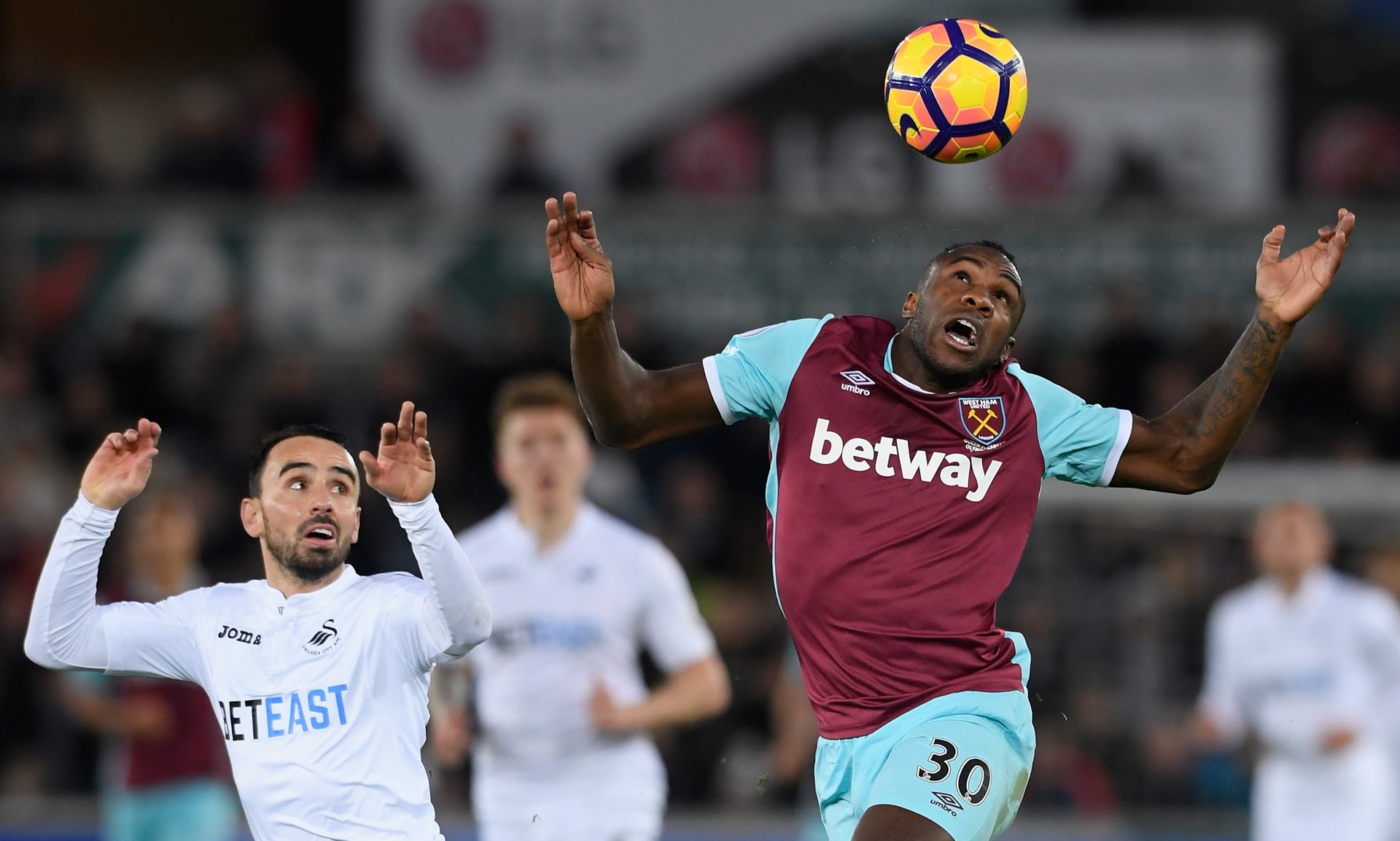 双方开场即 双方开场即